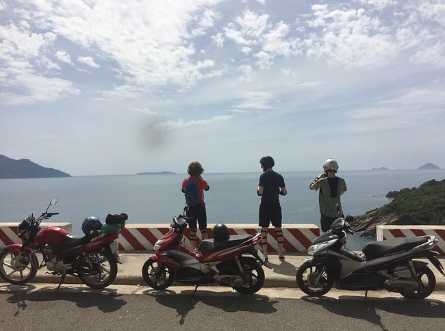 How to explore NhaTrang one day by motorbike 